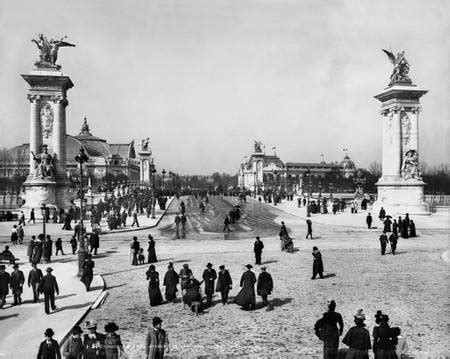 Ingenstans i Paris! - En Visuell Fest av 1927 med Berührende Människoträff